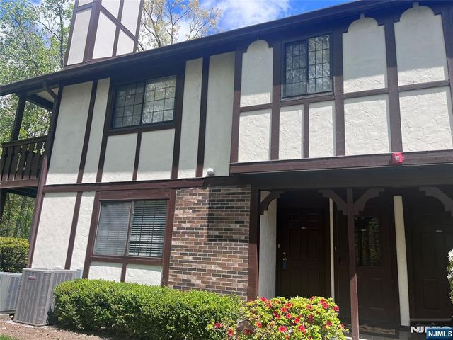 3801 Mark Twain Way, Mahwah, NJ 07430