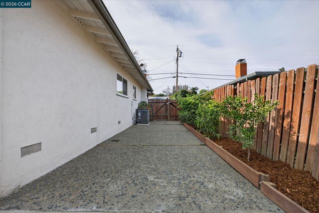 1241 Raymond Dr, Pacheco, CA 94553