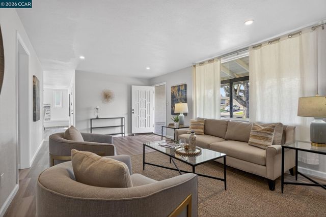 1241 Raymond Dr, Pacheco, CA 94553