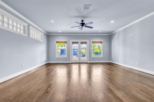 236 E Woodland Street, Houston, TX 77009