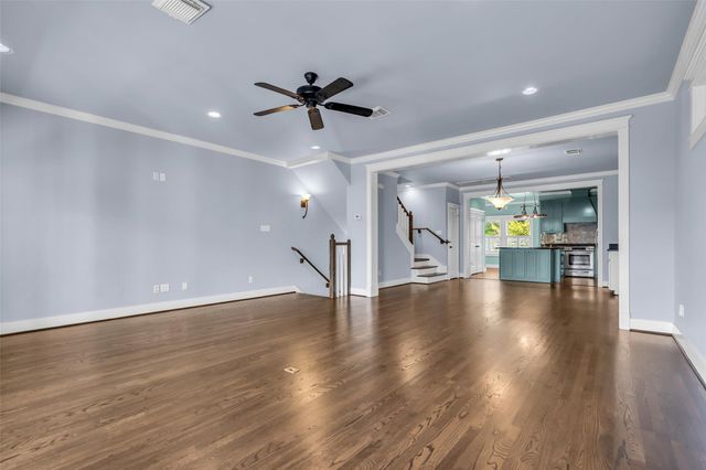 236 E Woodland Street, Houston, TX 77009