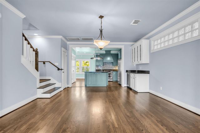 236 E Woodland Street, Houston, TX 77009