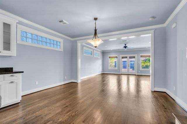 236 E Woodland Street, Houston, TX 77009