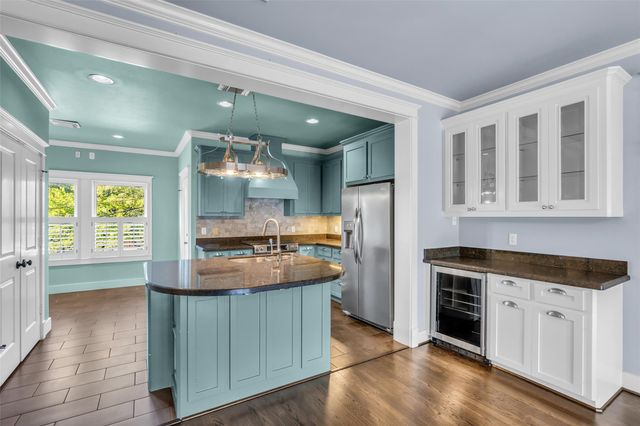 236 E Woodland Street, Houston, TX 77009