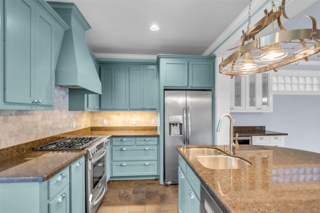 236 E Woodland Street, Houston, TX 77009