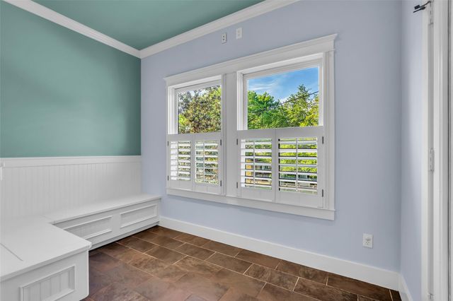 236 E Woodland Street, Houston, TX 77009