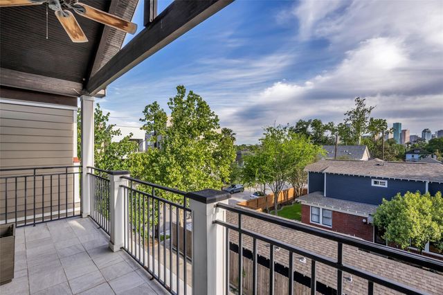 236 E Woodland Street, Houston, TX 77009