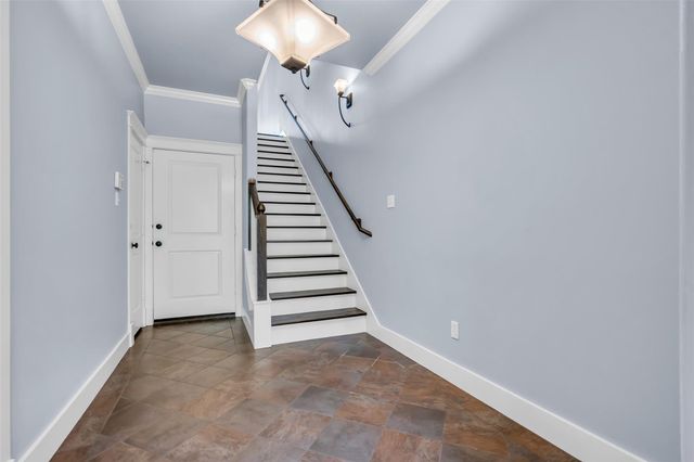 236 E Woodland Street, Houston, TX 77009