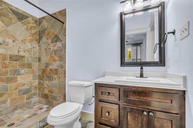 236 E Woodland Street, Houston, TX 77009