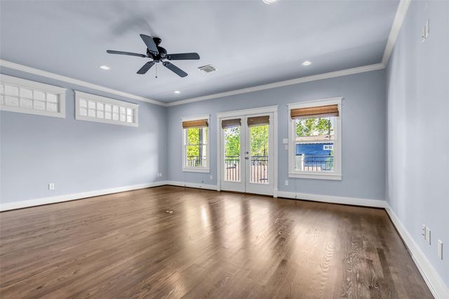 236 E Woodland Street, Houston, TX 77009