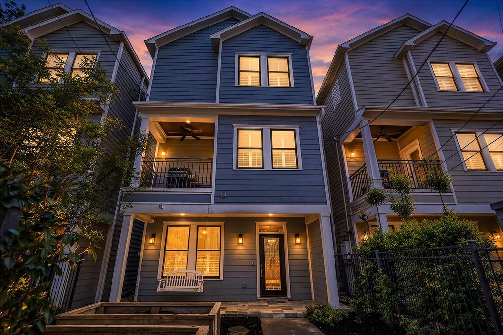 236 E Woodland Street, Houston, TX 77009