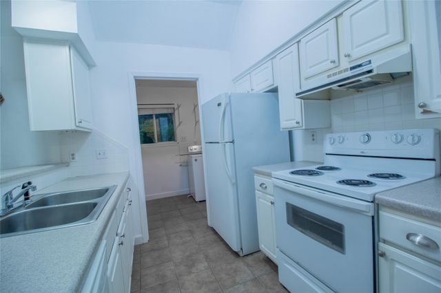 709 Castle Ridge RD D, Austin, TX 78746