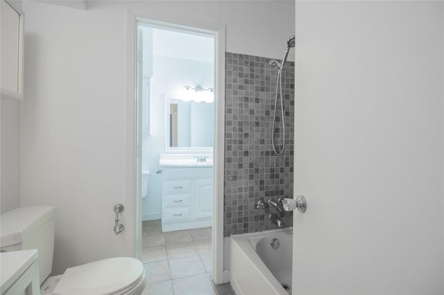 709 Castle Ridge RD D, Austin, TX 78746