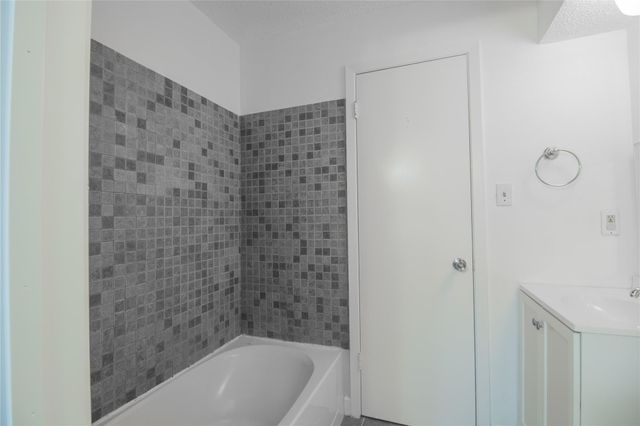 709 Castle Ridge RD D, Austin, TX 78746