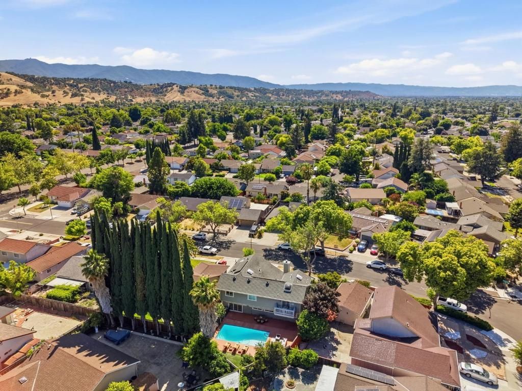 Image 36 of property listing at 6052 Ashburton Drive, San Jose, CA 95123