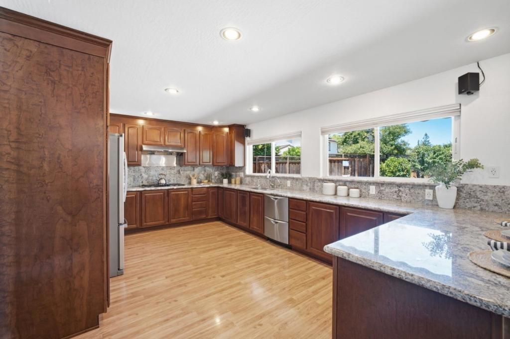 Image 7 of property listing at 6052 Ashburton Drive, San Jose, CA 95123