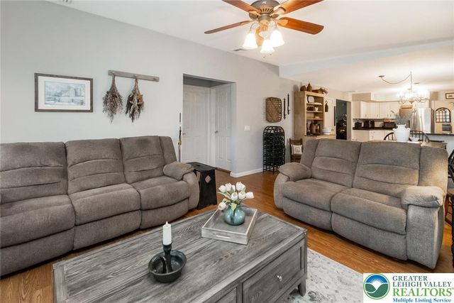 285 Twin Flower Circle, Towamensing Twp, PA 18058