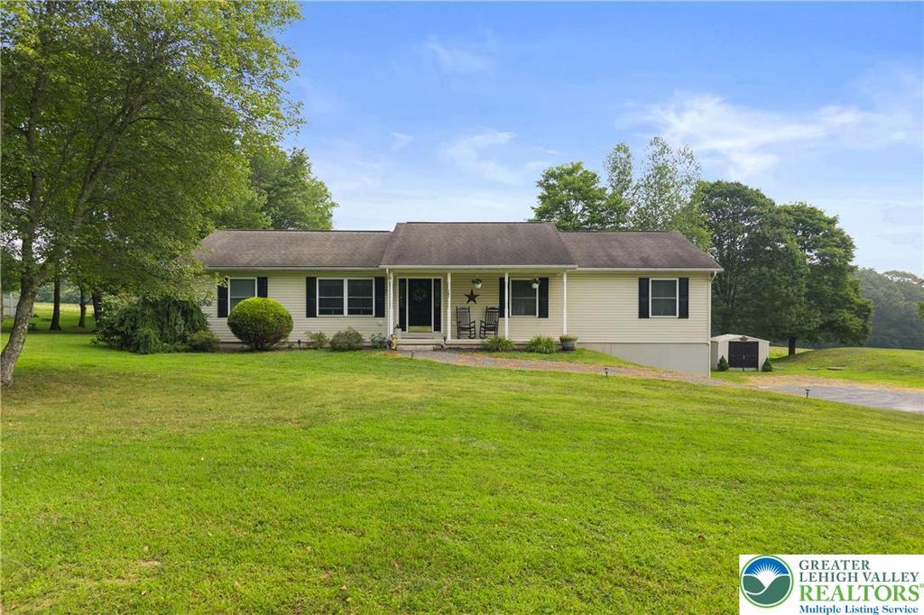 285 Twin Flower Circle, Towamensing Twp, PA 18058