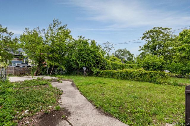 121 Colorado Street, Highland Park, MI 48203