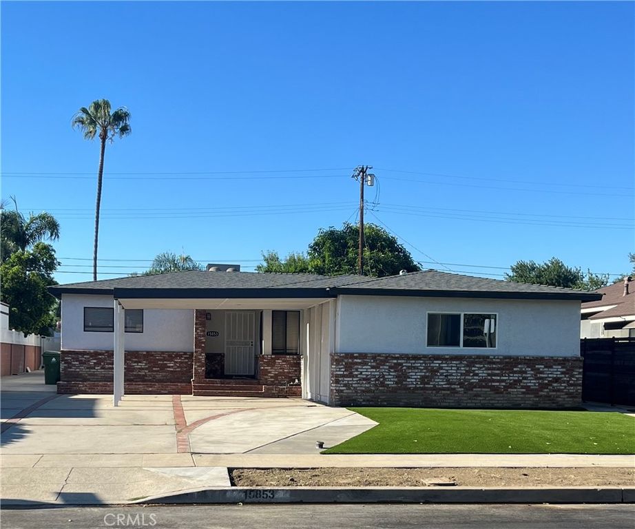 15853 Stare Street, North Hills, CA 91343