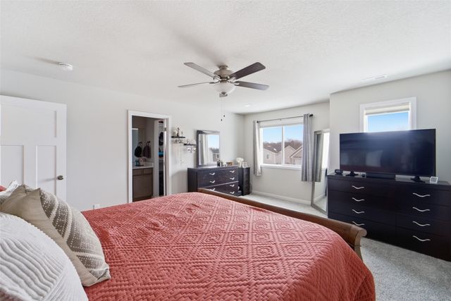 2202 26th Avenue SW, Altoona, IA 50009