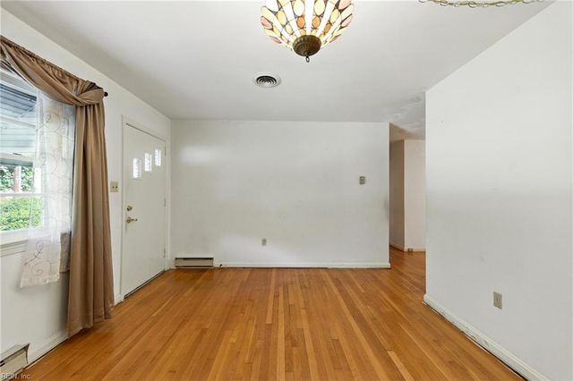 73 Cline DR, Hampton, VA 23666