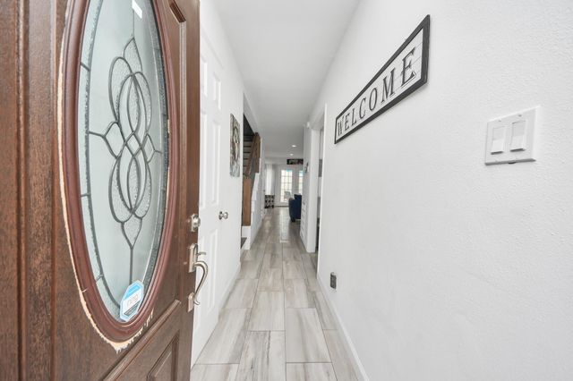 12757 S Huntingwick Drive S 142, Houston, TX 77024