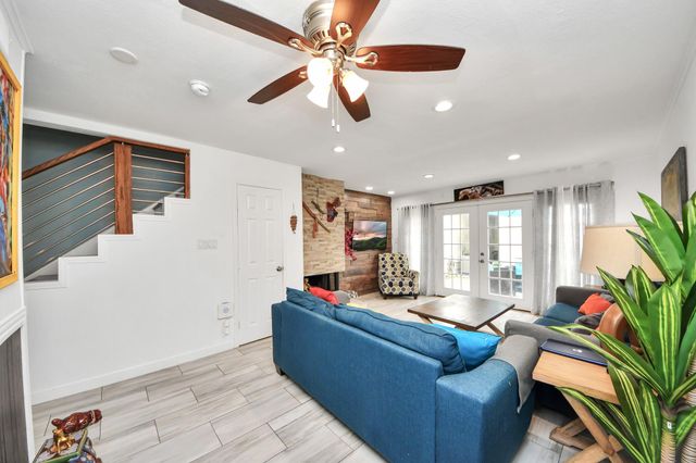 12757 S Huntingwick Drive S 142, Houston, TX 77024