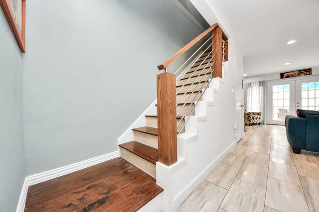 12757 S Huntingwick Drive S 142, Houston, TX 77024