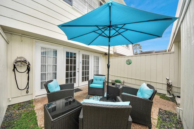 12757 S Huntingwick Drive S 142, Houston, TX 77024