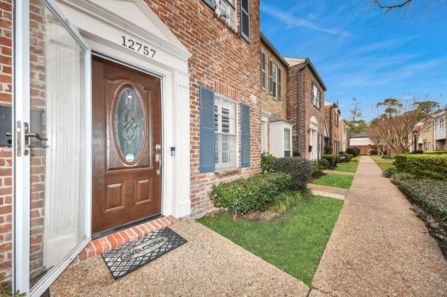 12757 S Huntingwick Drive S 142, Houston, TX 77024