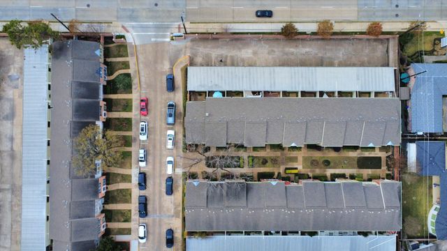 12757 S Huntingwick Drive S 142, Houston, TX 77024