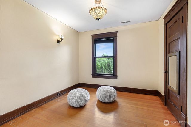 307 AVENUE C, Snohomish, WA 98290