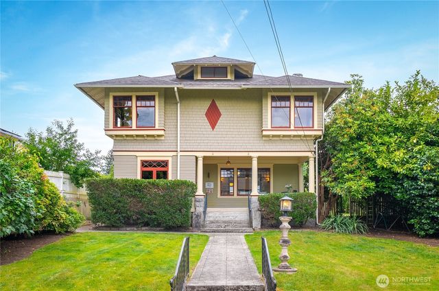 307 AVENUE C, Snohomish, WA 98290