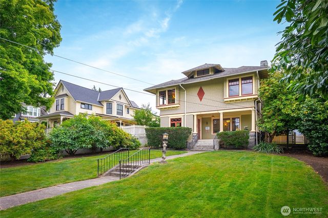 307 AVENUE C, Snohomish, WA 98290