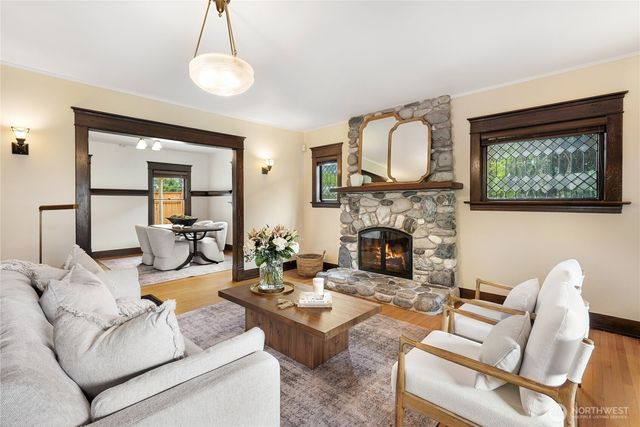 307 AVENUE C, Snohomish, WA 98290