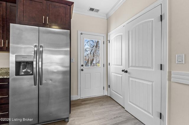 3231 Elane Dr, Louisville, KY 40216