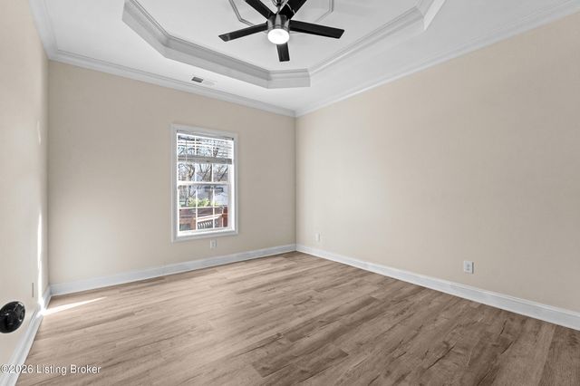 3231 Elane Dr, Louisville, KY 40216