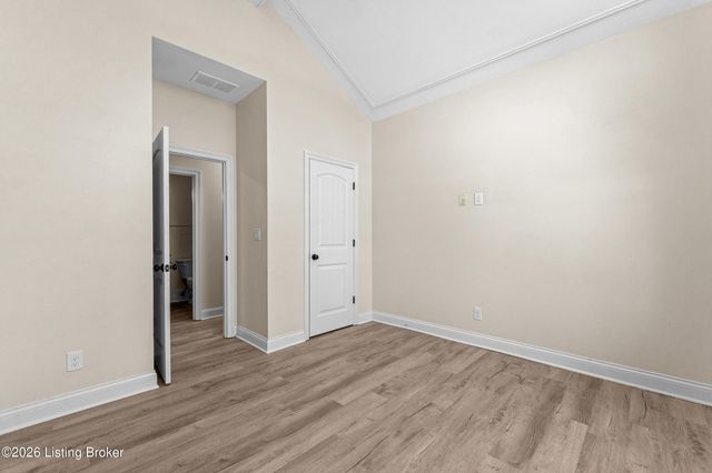 3231 Elane Dr, Louisville, KY 40216