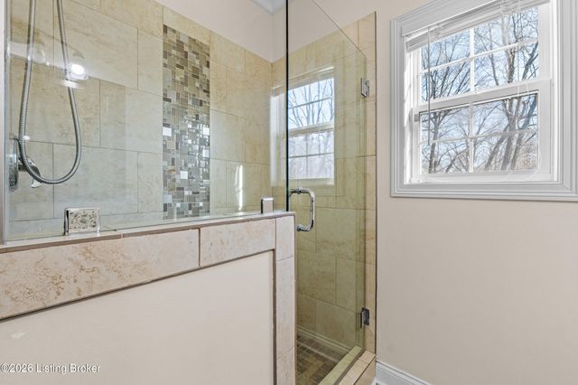 3231 Elane Dr, Louisville, KY 40216