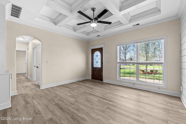 3231 Elane Dr, Louisville, KY 40216