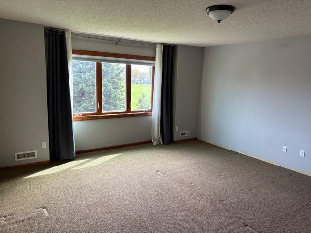 1873 Eldridge Avenue W, Roseville, MN 55113