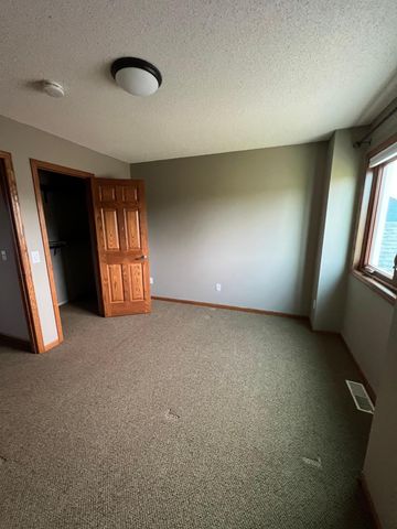 1873 Eldridge Avenue W, Roseville, MN 55113
