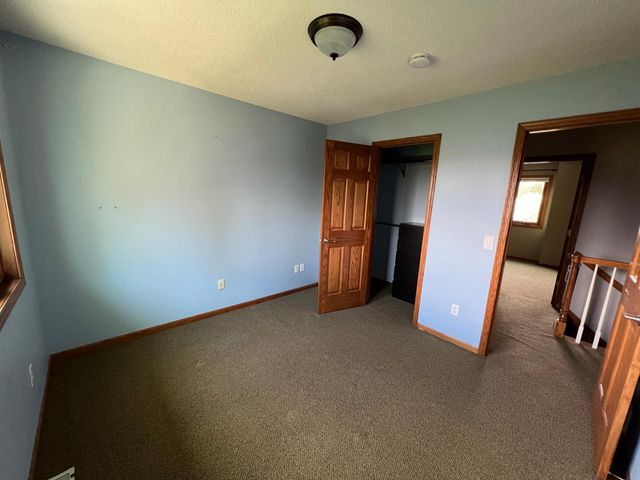 1873 Eldridge Avenue W, Roseville, MN 55113