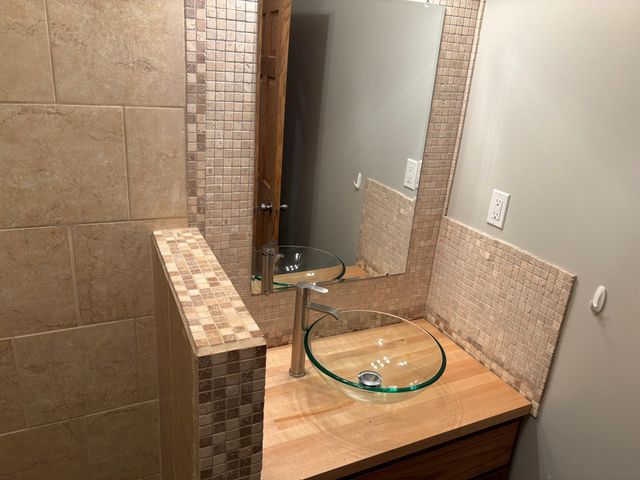 1873 Eldridge Avenue W, Roseville, MN 55113