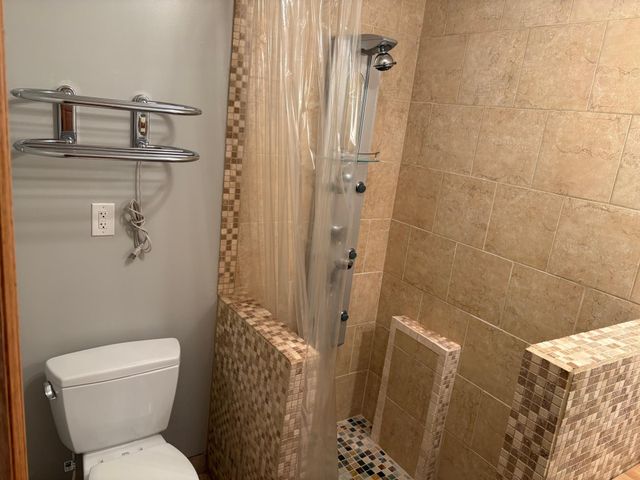 1873 Eldridge Avenue W, Roseville, MN 55113