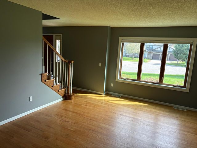 1873 Eldridge Avenue W, Roseville, MN 55113
