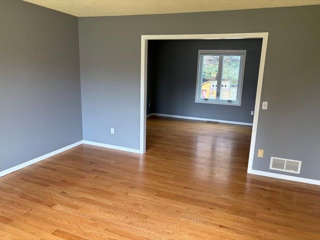 1873 Eldridge Avenue W, Roseville, MN 55113