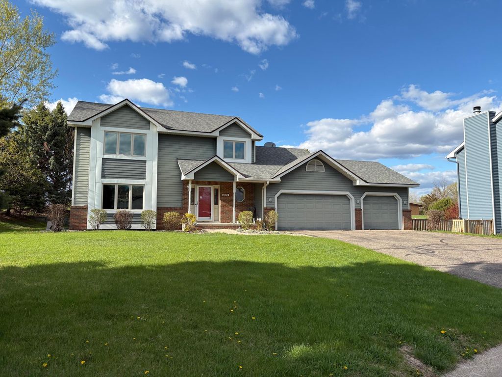 1873 Eldridge Avenue W, Roseville, MN 55113