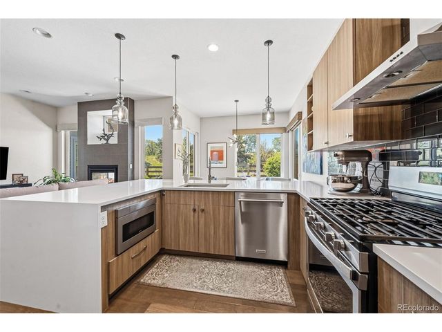 6106 W Keene Ave, Lakewood, CO 80235